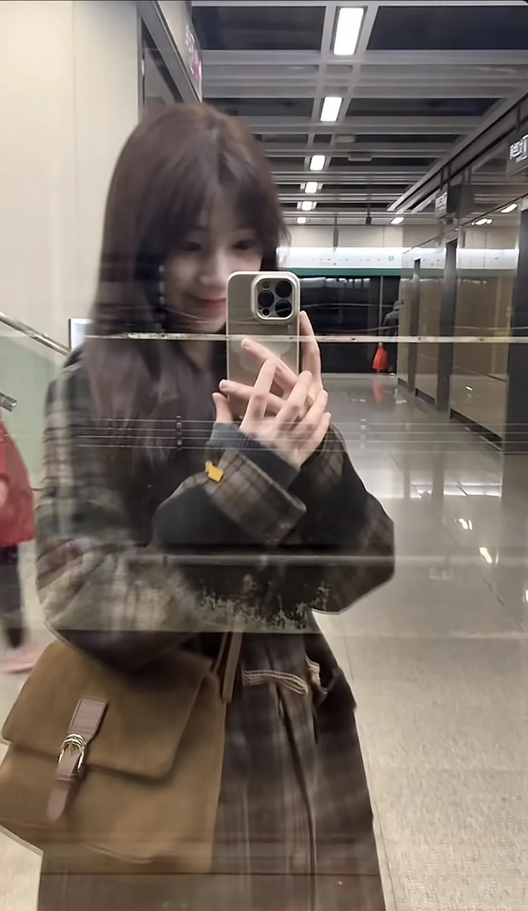 关于我干着男人喜欢女人羞羞的工作！
各位集美，大实话啊，工作真滴不好找，行行都卷