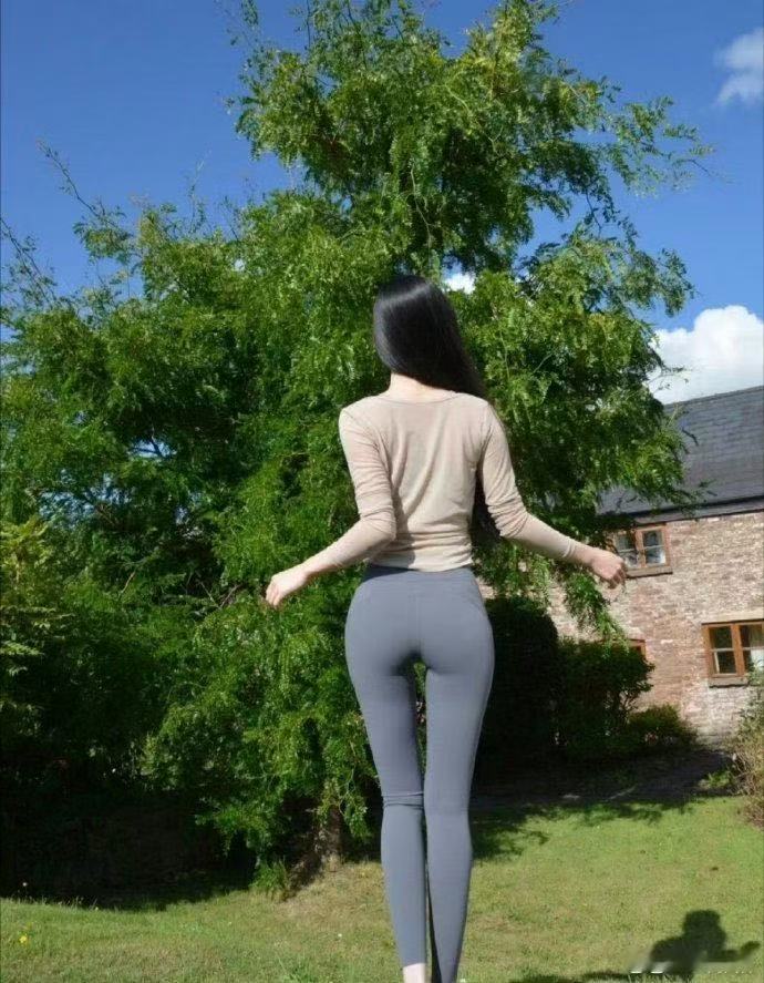 自律如清风，拂去心灵的尘埃，让灵魂得以纯净升华。哈哈哈哈