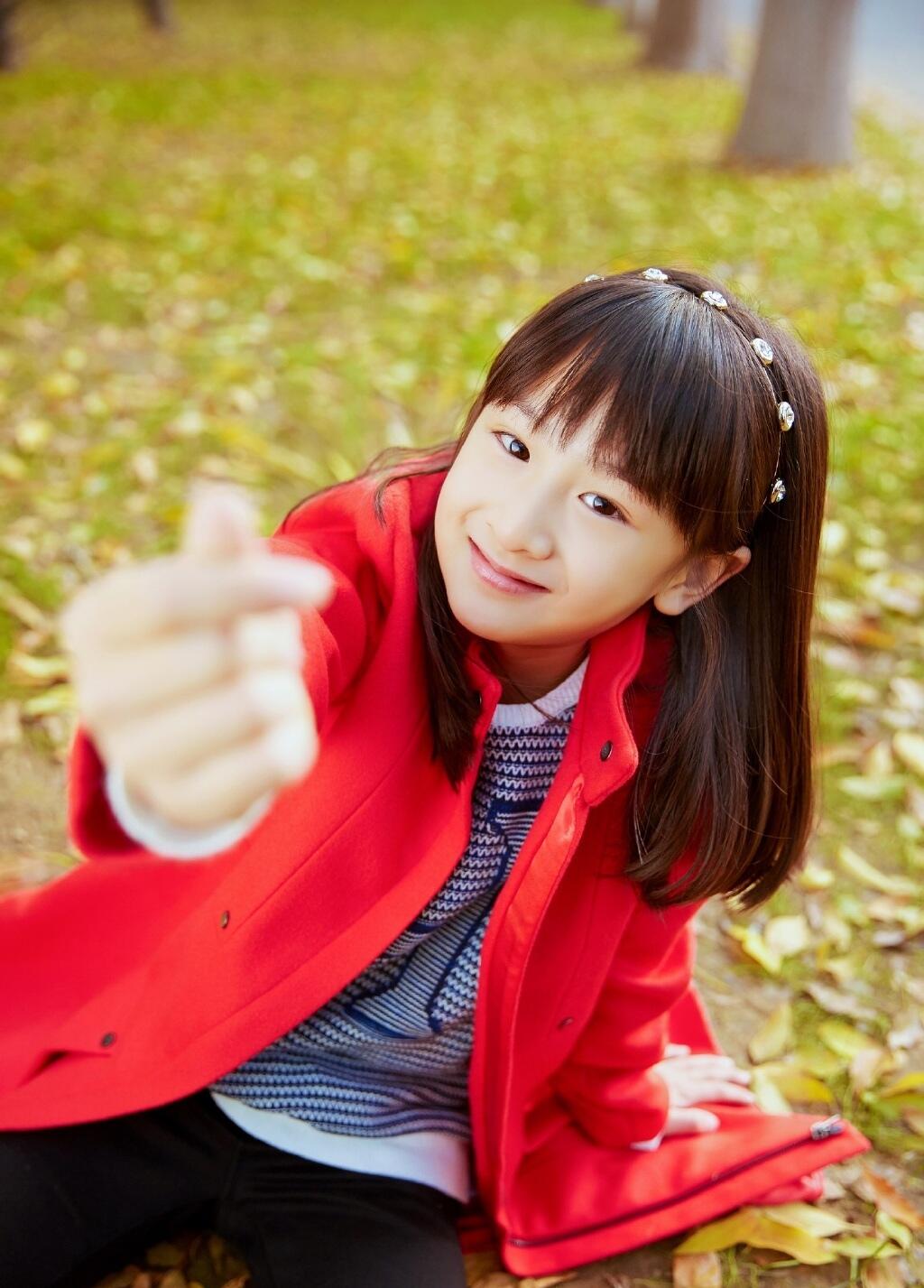 田亮女儿森碟与网球