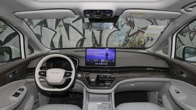 5米级插混MPV，GL8团队打造，荣威iMAX8DMH