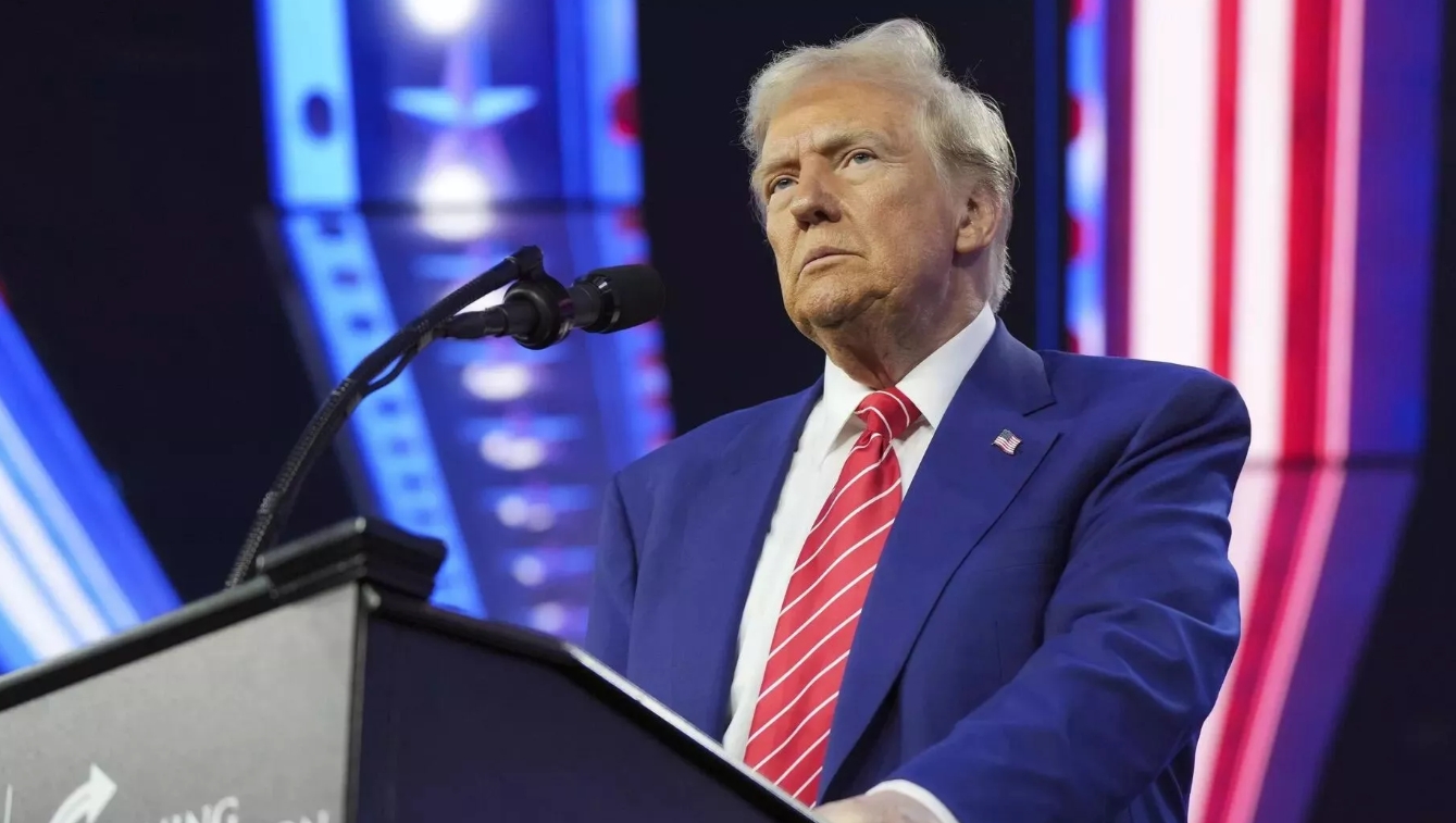 特朗普刚上任就“退群”！中方反应有深意！

特朗普上任首日，就迫不及待地作出两个