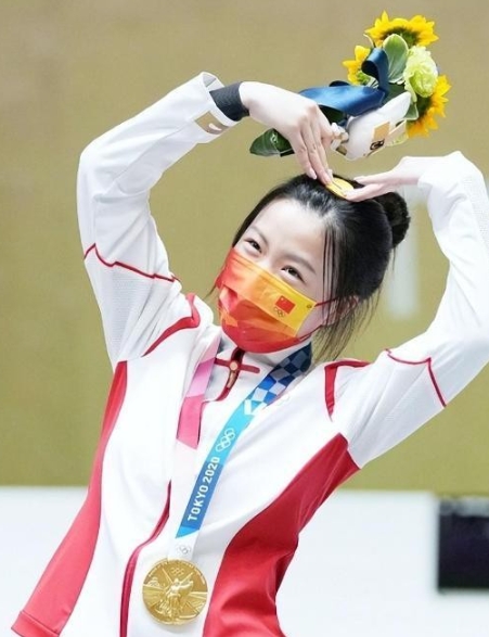 说起杨倩，相信很多人第一反应就是那个在东京奥运会上一鸣惊人的"神射手"。

没错