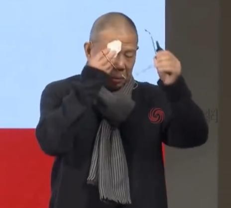 钟睒睒说自己连累大家

                            