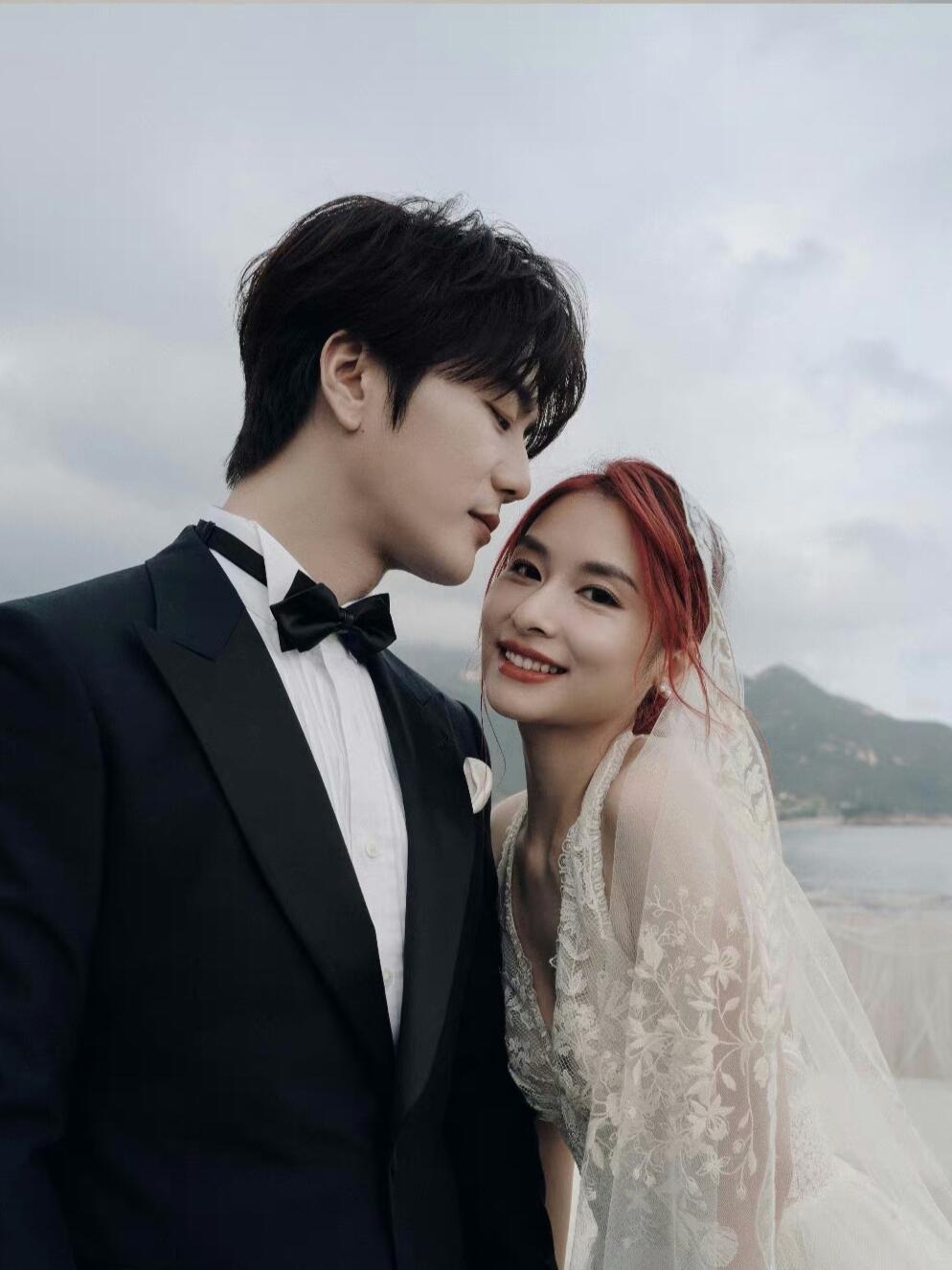 陆虎婚纱照浪漫绽放：音乐才子与佳人的爱情