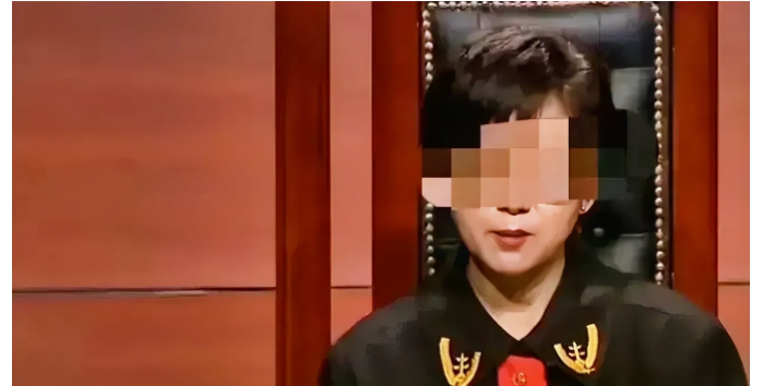 天津一男子因感情破裂与妻子到民政局办理离婚手续后，好意搭乘前妻回家。可谁曾想，两