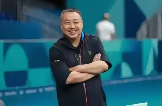 刘国梁为什么26岁就退役，他的退役和27岁的樊振东的退，有本质区别？原因有三
