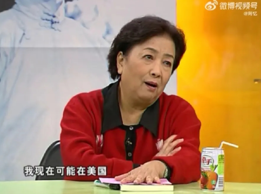 著名演员谢芳65岁时采访视频，那时的谢芳看起来好年轻，看起来像50岁出头，年轻1