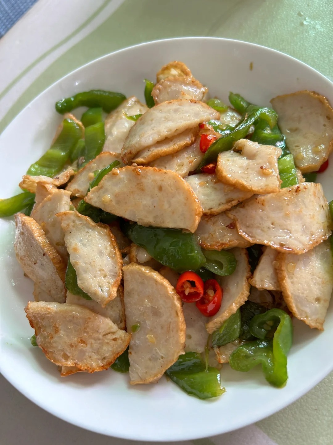 广东人有没有人爱吃这个啊？我觉得好好吃
之前一直看豆腐摊上有这个卖，也不知道叫啥