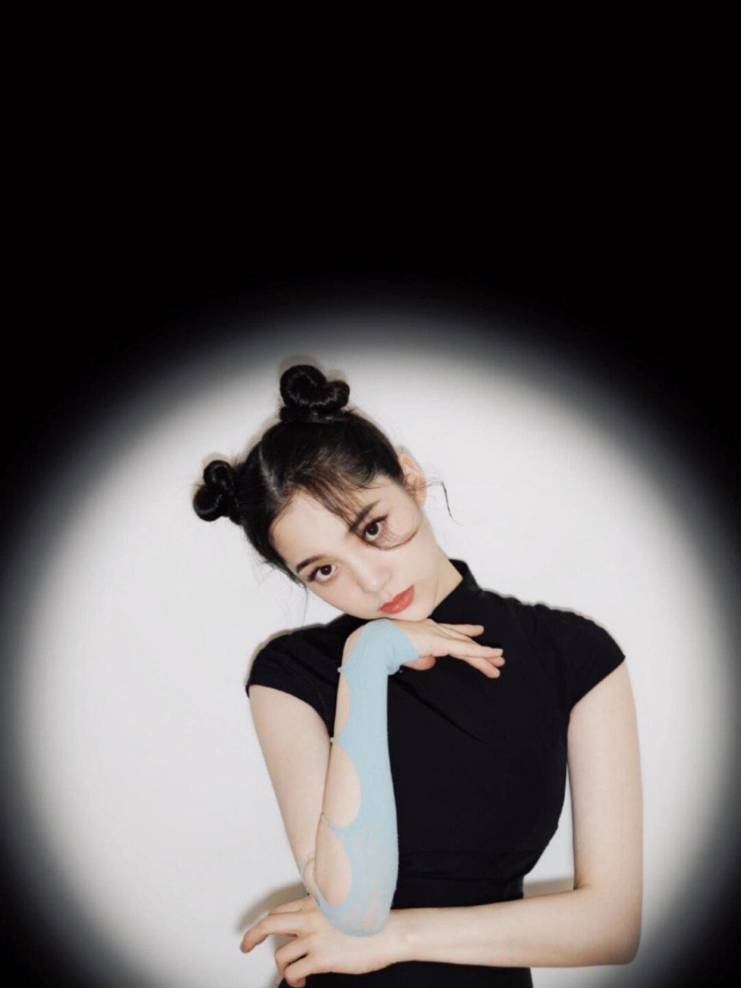欧阳娜娜｜新晋旗袍鬼马少女