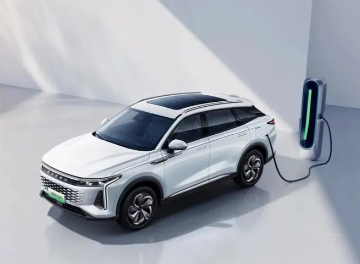 我国为什么要发展新能源车？这是我听到的最靠谱的说法。
1.只有新能源车才能使用自