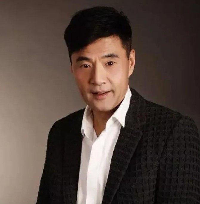 于荣光放弃化疗陪伴父亲七年

                         
