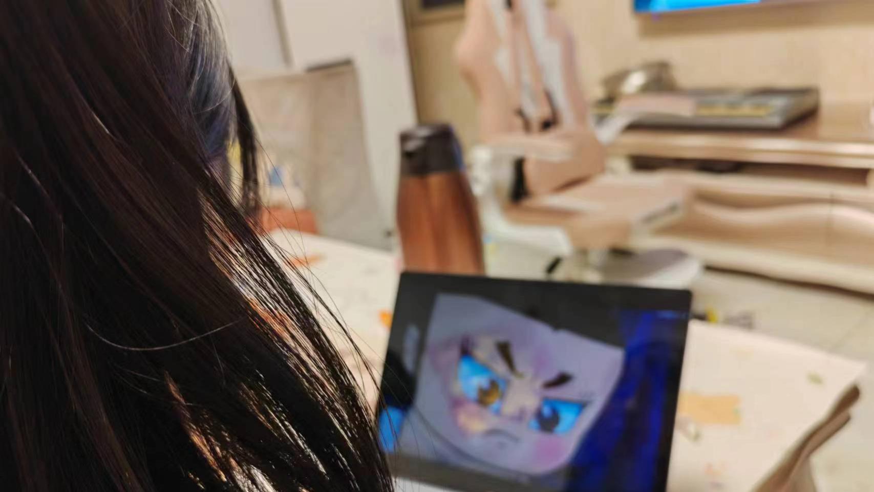 传承中华文化，家庭共赏剪纸艺术  ——社会实践队与家人品鉴剪纸文化