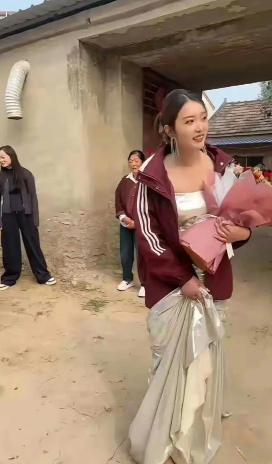 娶到这样一个媳妇下，祖坟冒烟了 ​