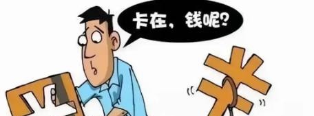 冯先生的实际行动为我们展示了一场智慧与冷静的较量。在天津的一个普通晚上，当他面临