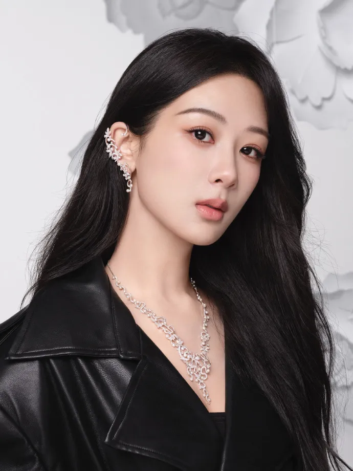 这个内娱女明星排行榜
这是已经把杨幂给踢出来了
各项排名杨幂再也不是榜首了
但是