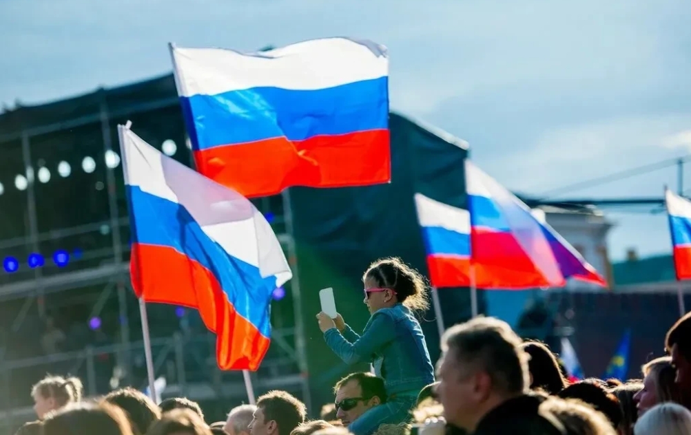 认为自己爱国的俄罗斯人创历史新高

俄罗斯社会的爱国主义水平比以往任何时候都高。