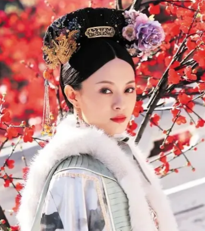 郑晓龙又来吊胃口了！2月20日，他的一段采访视频曝光，这次终于提到了《甄嬛传》未