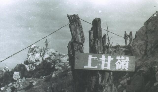 在电影《上甘岭》中有一个经典情节，志愿军战士在坑道里传递一个苹果，大家都舍不得吃