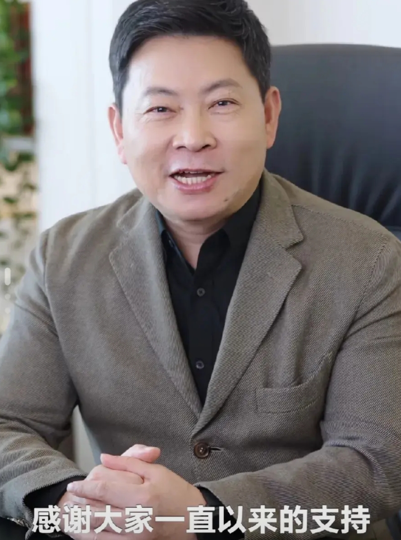 余承东入驻抖音，我发现了3个有趣的现象：

1.华为手机价格太贵，网友纷纷喊话要