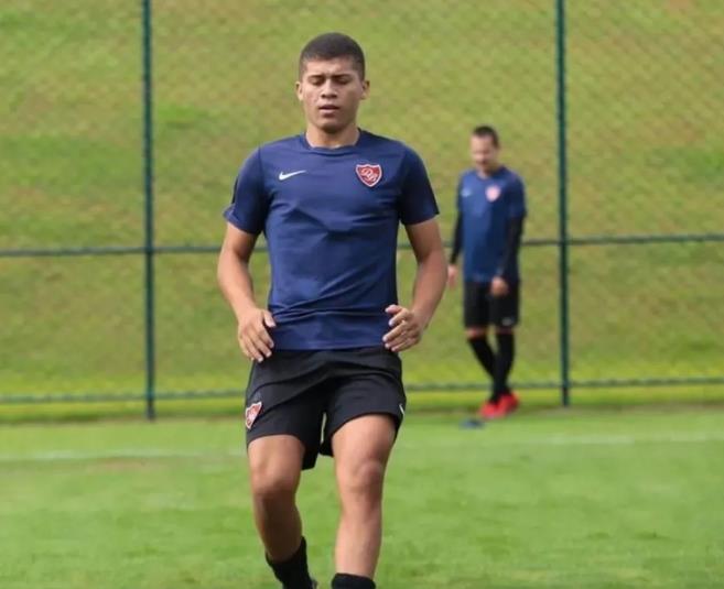 后腰来了？卡约1月重返山东泰山，这次可能会留下。
据媒体人的消息，1月份山东泰山