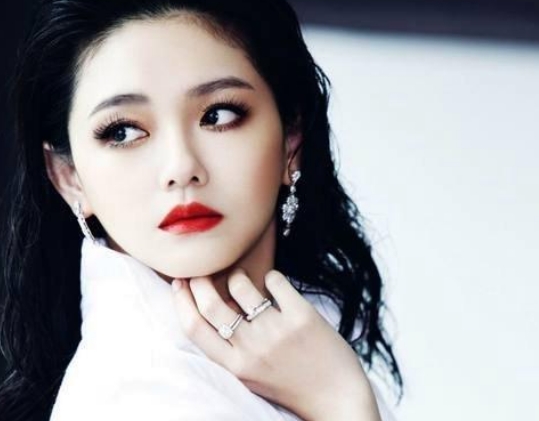 大S的子女最痛苦，离婚互撕又何必？

大S48岁就离开了人世间，因为什么原因她才