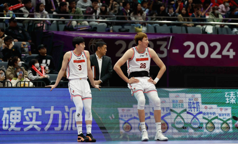 杜锋成为最大赢家，就在中国男篮新一轮的集训大名单上，周琦、徐杰、杜润旺、胡明轩与
