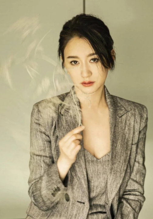 李小冉的故事可真是跌宕起伏