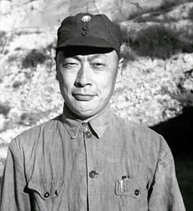 1937年，陈毅被叛徒诱骗下山，途中他觉得口渴，于是拐到一农户家里喝水，却因为农