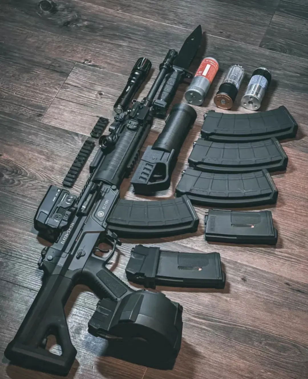 有单兵武器火力不足恐惧症的看过来！！！

如果我们的战士人手一把新型的191突击