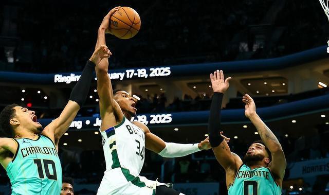 7战6胜，从联盟垫底悄悄逆袭！要这么打，NBA最强组合真要解散了.