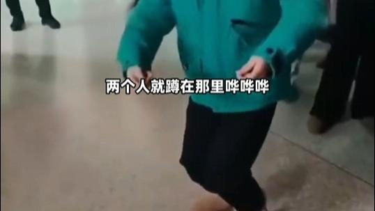 吃垃圾桶剩菜，多位学生感觉不适，辽宁一学校发生重大食品安全事件