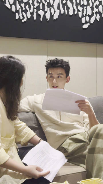 吴磊丨谁懂这个场景的杀伤力…特别松弛的帅