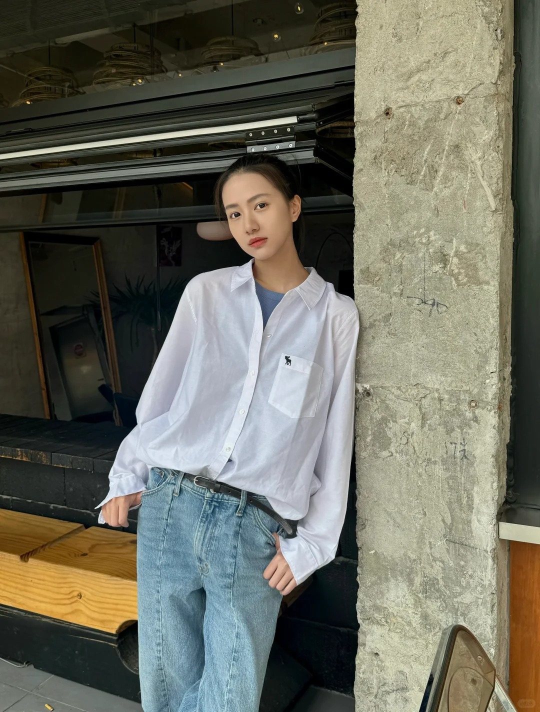 蓝白蓝白蓝白的…
这个白衬衫女大 就让我来充当吧...
上大学的时候就很爱穿白衬