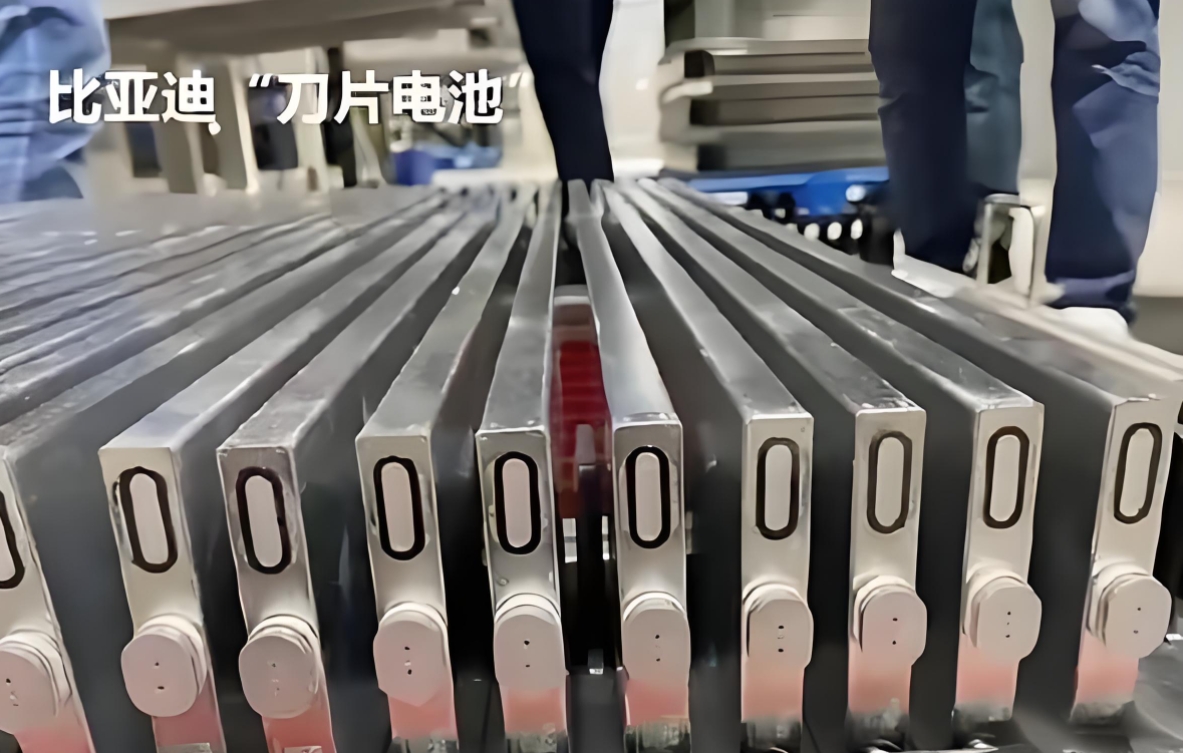 很多人不知道的是，不光比亚迪用自家的电池，它的竞争对手也会用比亚迪的电池。
比如