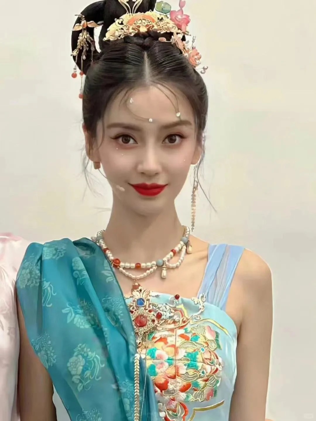 我真的感觉川渝女生很不一样…
天哪...去了一趟，瞬间自卑住。川渝出美女一点没错