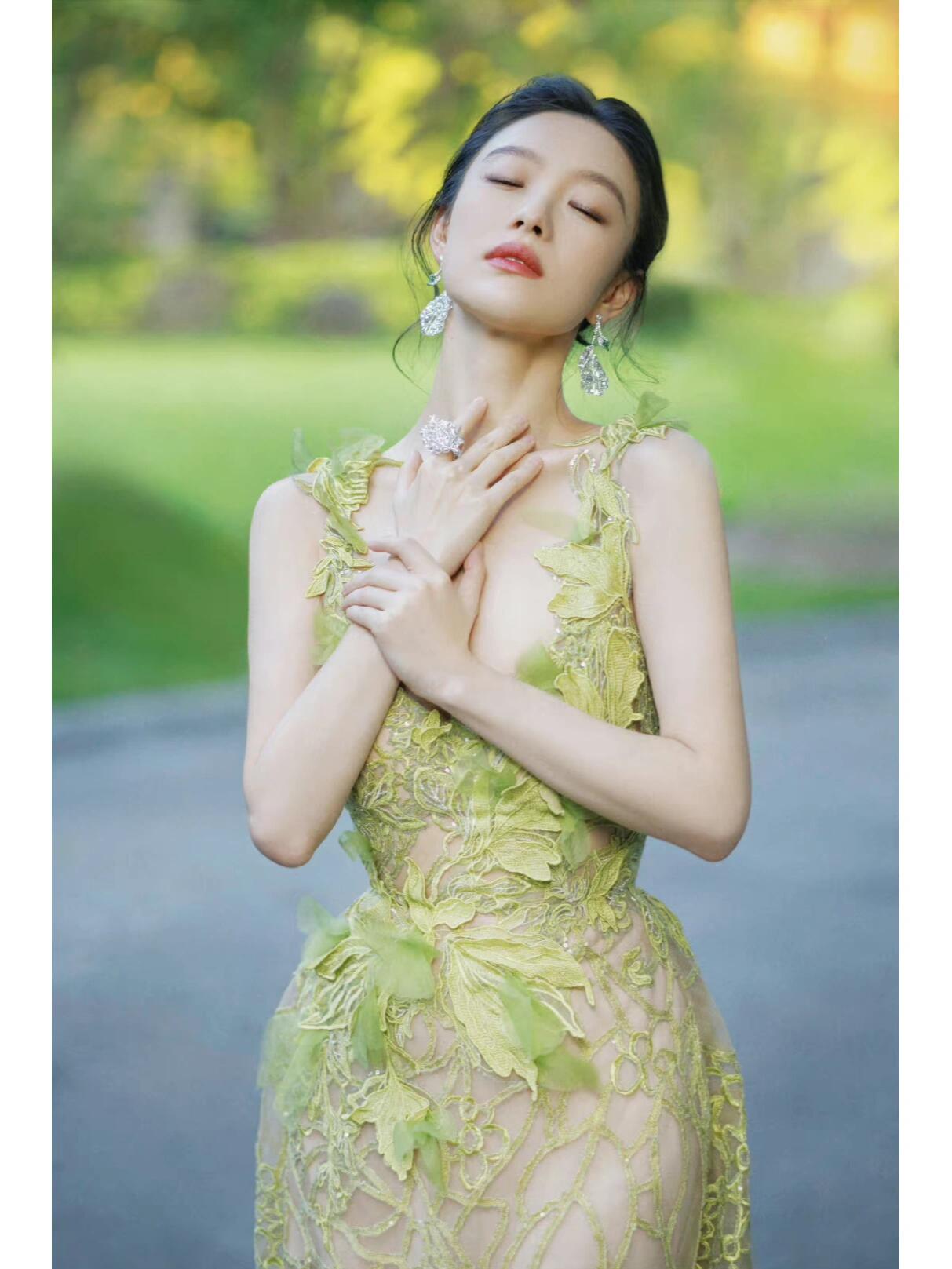 女神倪妮这一身美哉