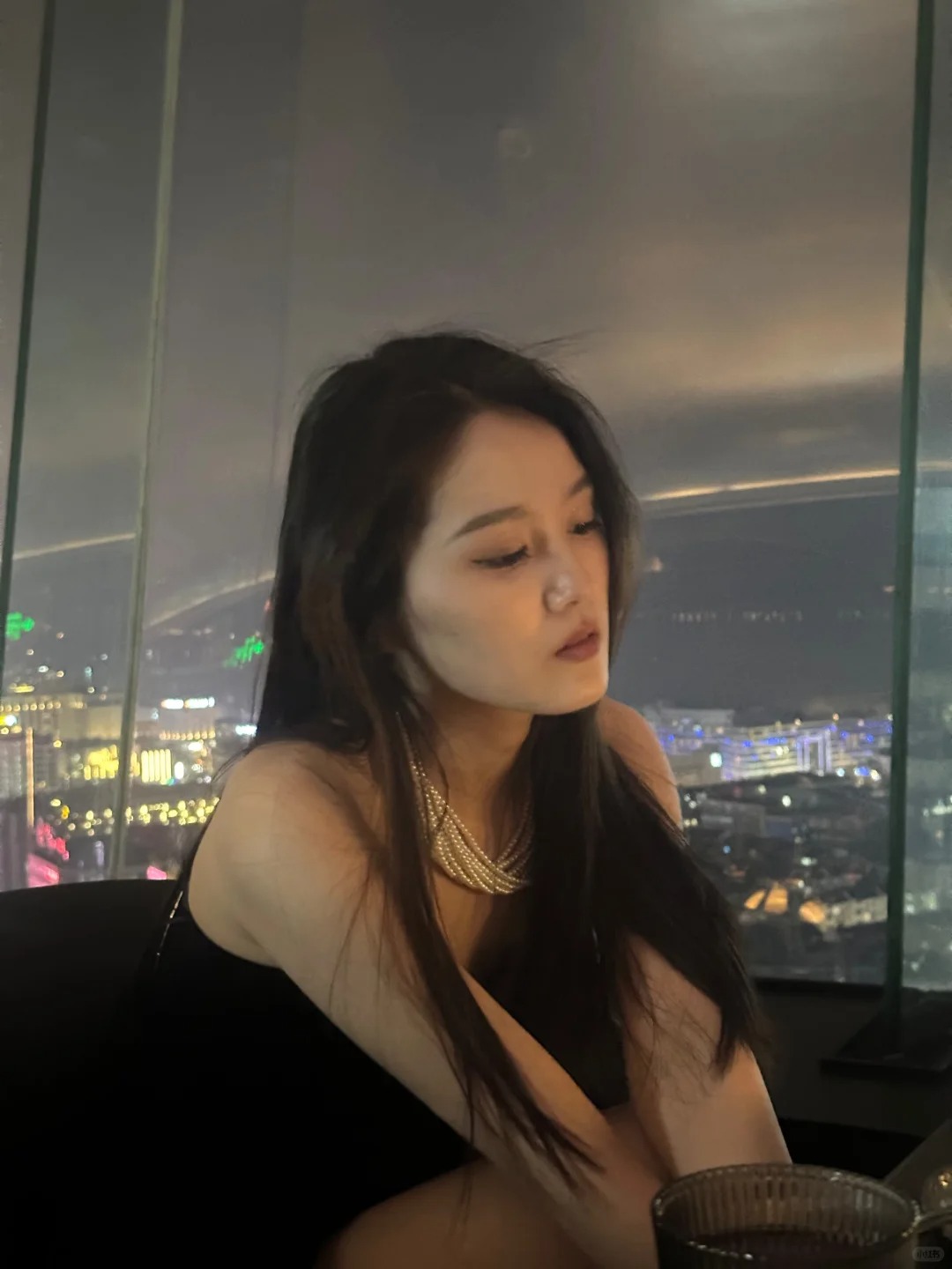 发点照片☕
俯瞰杭州市中心的旋转餐厅
晚上的夜景更美
氛围感超足