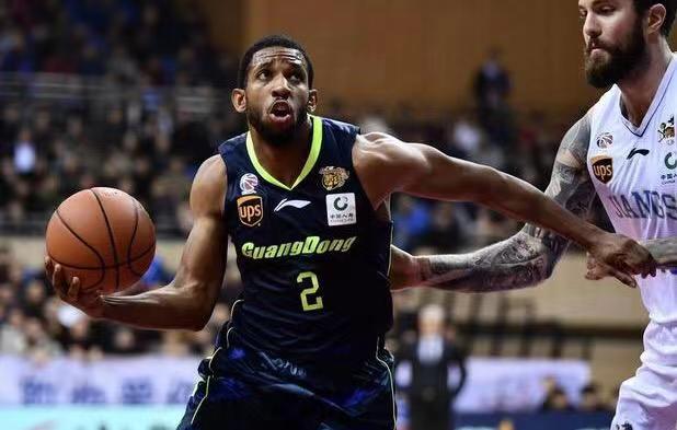 据记者Shams报道称，前NBA球员达柳斯-莫里斯逝世，而他今年才仅有33岁。

