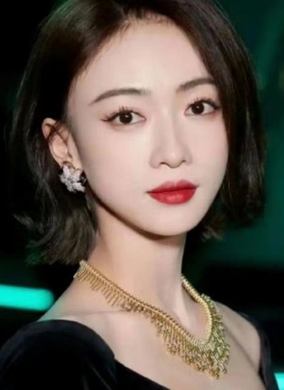 吴谨言应该生了，不然于正也不会信誓旦旦地回复网友，“三月复出”

就算再敬业，也