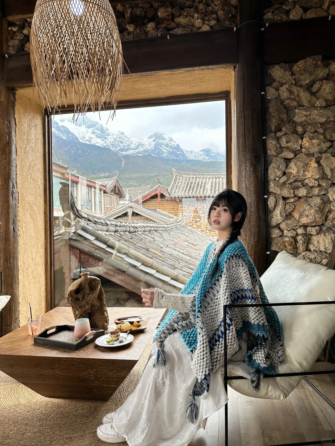 丽江📍雪山之下🏔
在玉湖村能拍到雪山的咖啡店～像油画一样美！我爱云南！不过雪