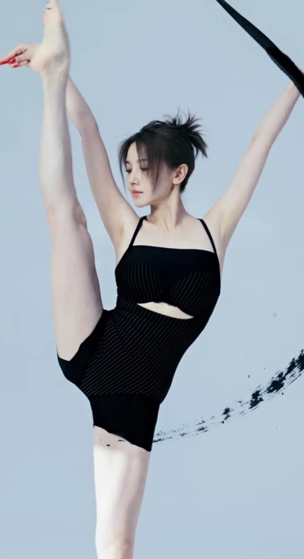 性感不失优雅的明星们
她们的一颦一笑,一举一动，妩媚得让人心醉神迷，她们的身段柔