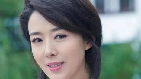 颜丹晨从嫦娥姐姐变身幸福宝妈，甜蜜家庭背后的感人故事！