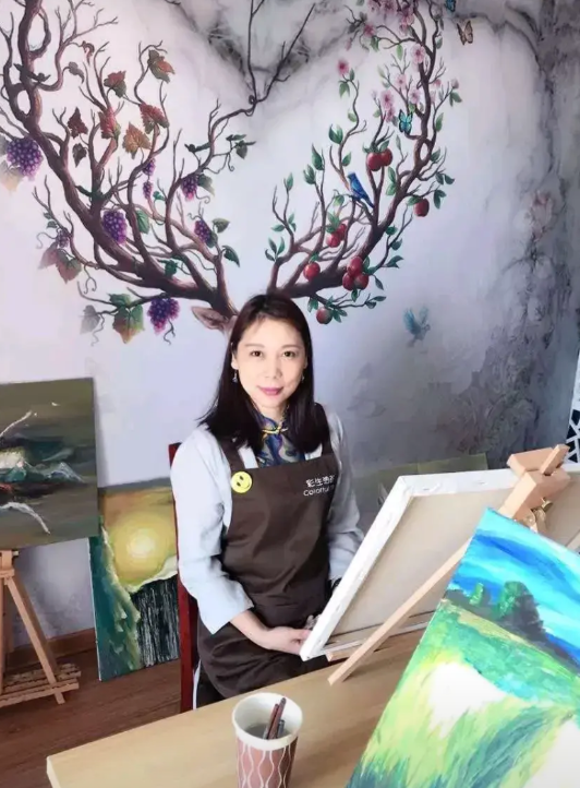 女魔头劳荣枝最懊悔的事
20岁的劳荣枝在朋友的婚宴上认识了大她30岁的法子英，于