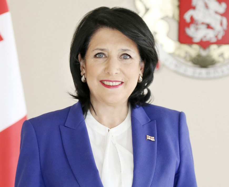 格鲁吉亚正在发生一场以政权更迭为目的的颜色革命。总统祖拉比奇维利起了很坏的作用。