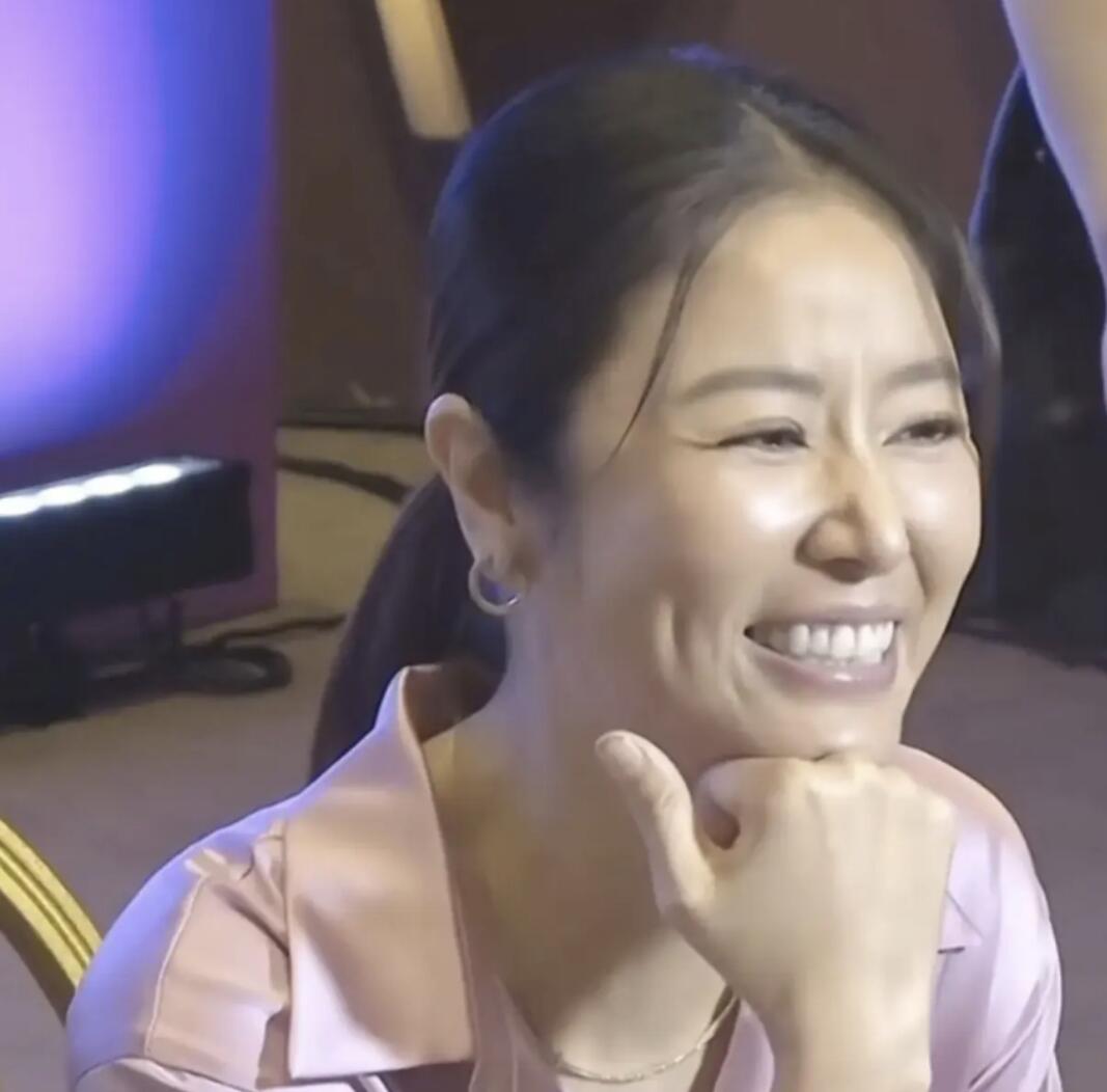 林心如48岁惊艳亮相，岁月不败美人！