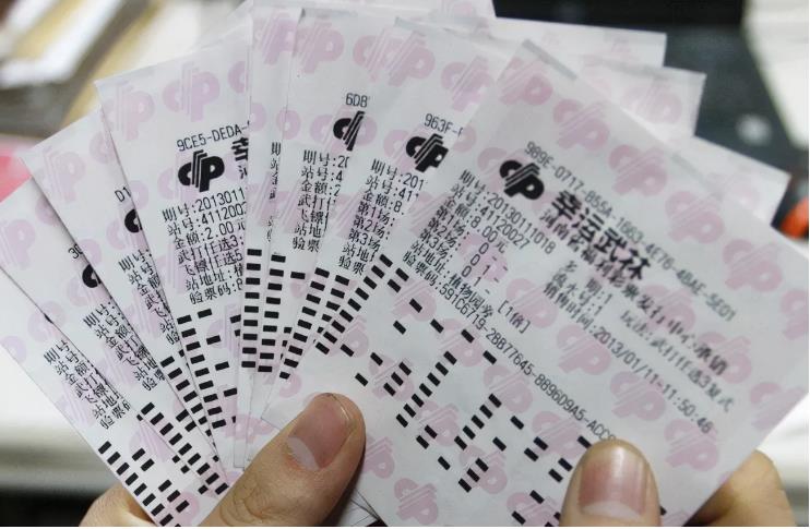 “想白嫖19万！”山东青岛，男子和彩票店老板一起彩票合买，结果中奖后，一人翻脸不