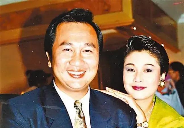 18对结婚多年无娃的香港明星夫妻！各有各的原因
香港娱乐圈真的超多明星夫妇结婚很
