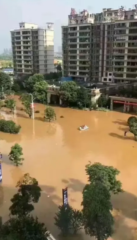 河南暴雨，湖南暴雨等等，最近几年暴雨一直在刷新纪录，大家有没有考虑过什么原因？洞