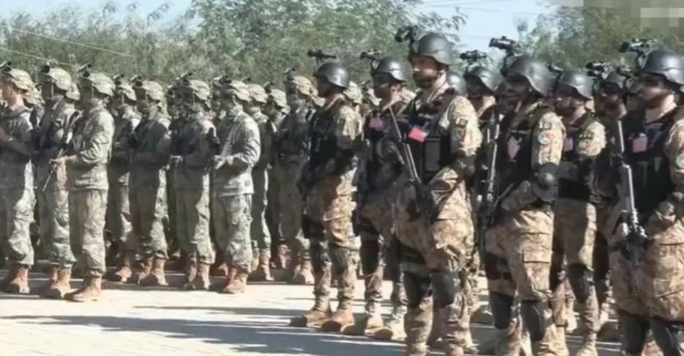 300名解放军刚走，巴基斯坦精锐部队就遭血腥报复，精兵强将惨死！