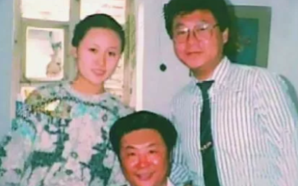 这亲事儿得黄，但是饭菜不能浪费！1988年，范伟和一个小护士去相亲，女方一言不发